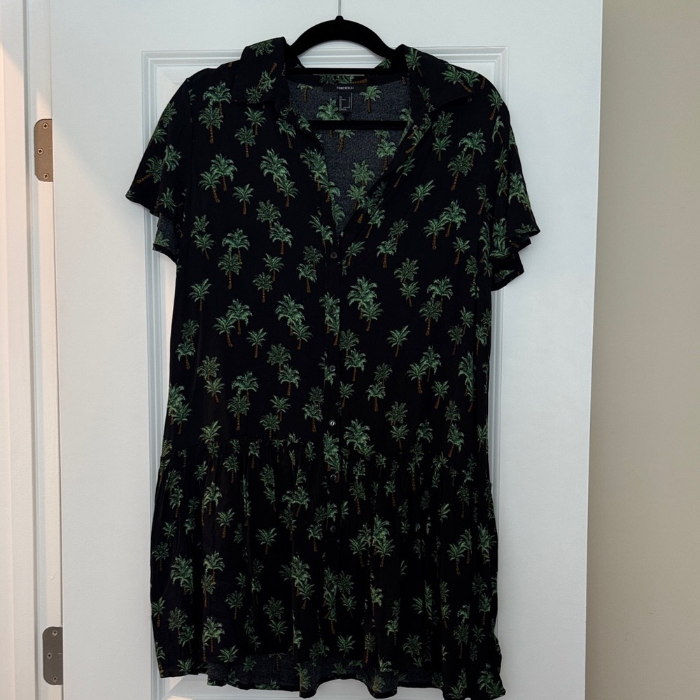 Forever 21 Black and Green Palm Print Tunic